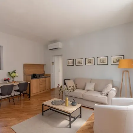 Iflat Trevi Charming