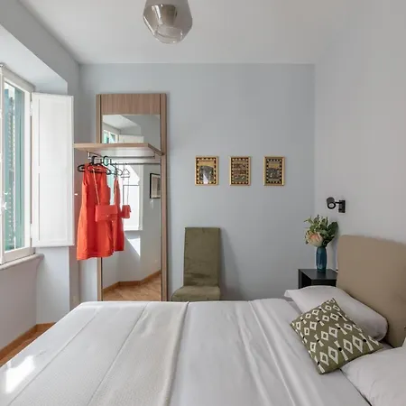 Apartment Iflat Trevi Charming *